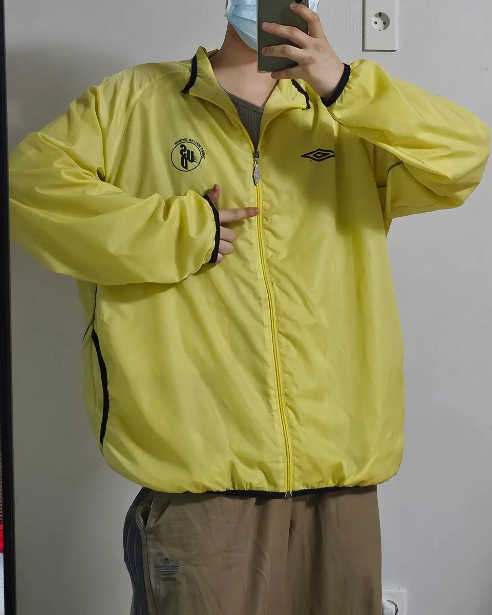 엄브로 사이드라인 스티치 바람막이 오버핏 자켓
