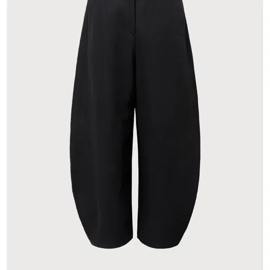 쏭스튜디오 Curved slacks 블랙 2사이즈