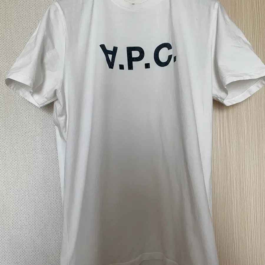 (오케이몰 정품) APC 벨벳 반팔 화이트 XL