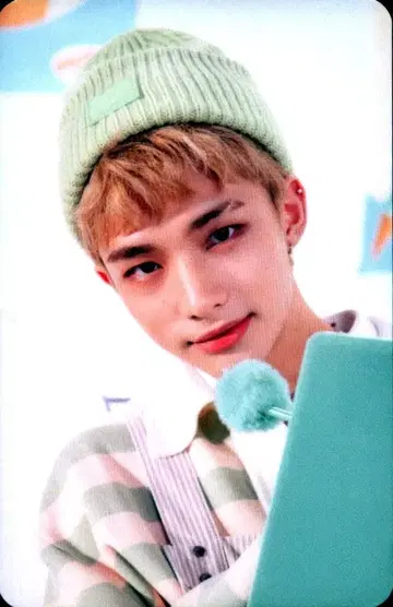 StrayKids 2023Seasons Greeting 현진 트레이딩 카드 노랑