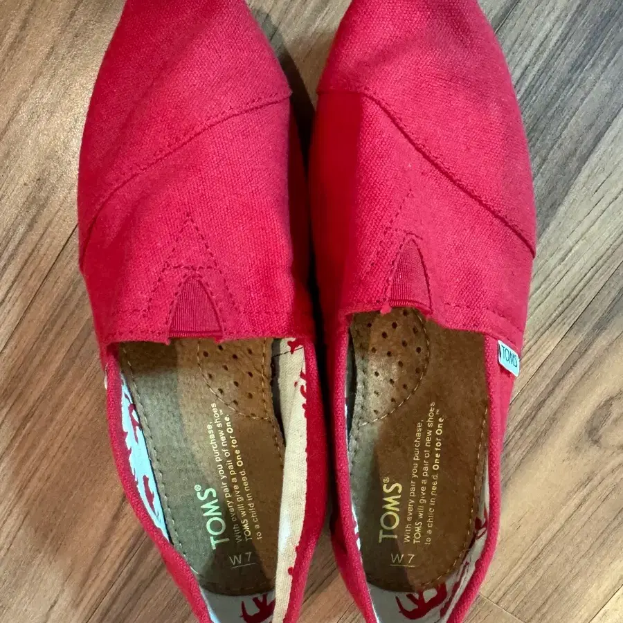 새상품) 탐스 TOMS 클래식 캔버스 레드 W7