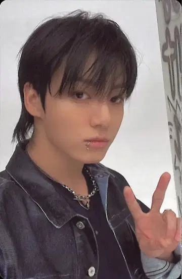 BTS JUNGKOOK GOLDEN
