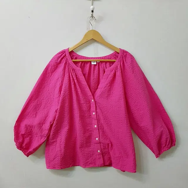 GAP 셔링 블라우스 마젠타