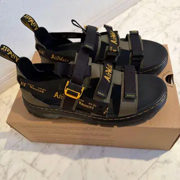 30cm Dr. Martens Pearson II 샌들 마틴