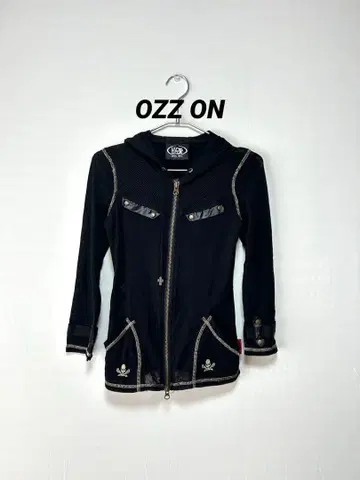 OZZ ON 오즈온 지퍼 후드티