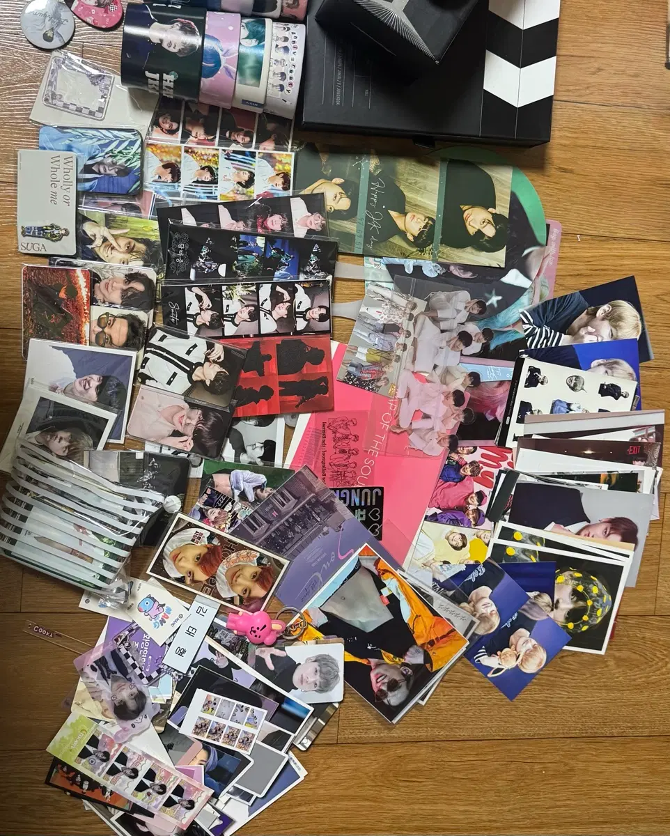 Bangtan Goods Set (Membership Kit, Cup Holder, Ami Bomb, Unofficial Goods, etc.)