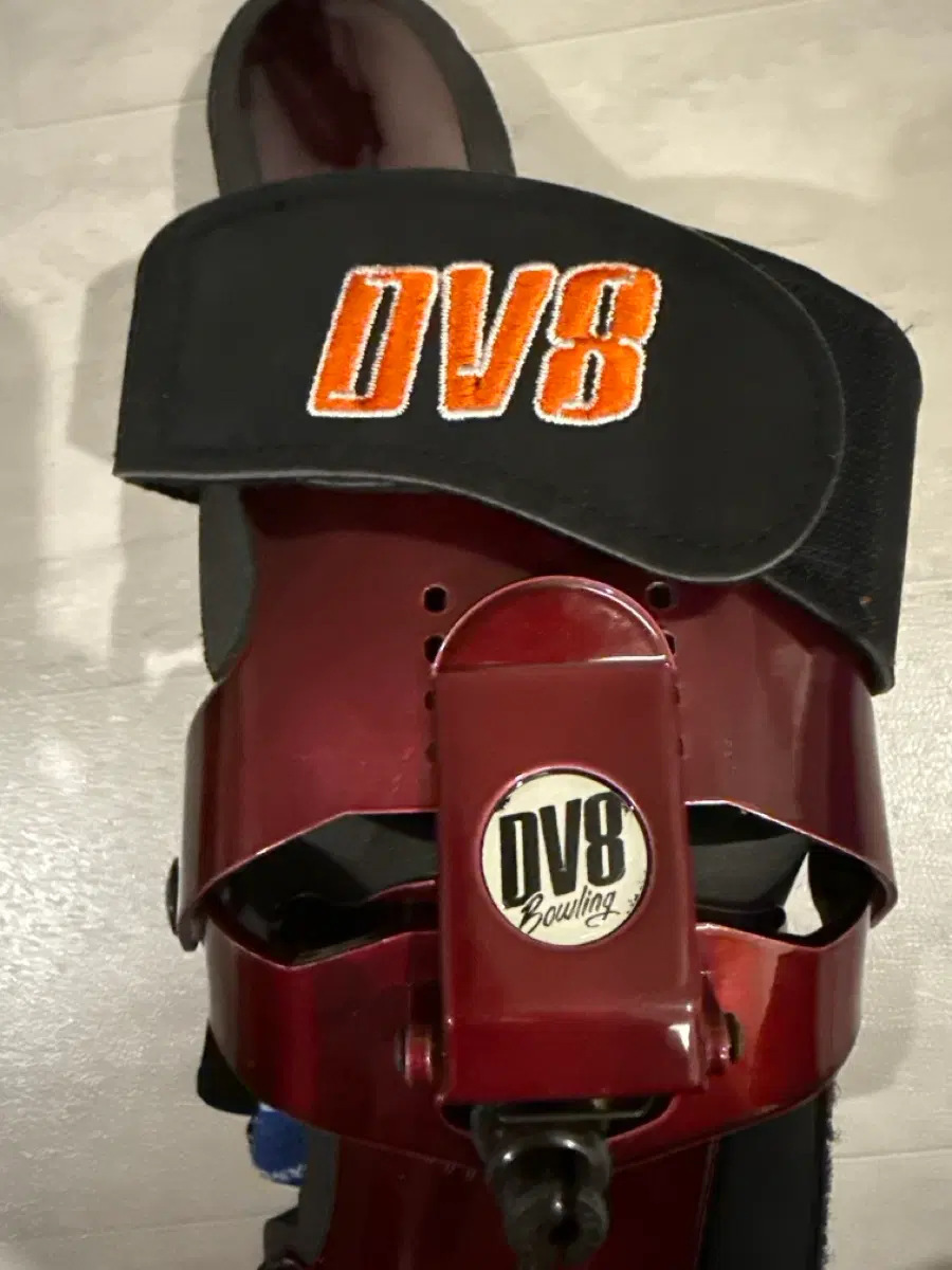 DV8 볼링아대 M사이즈