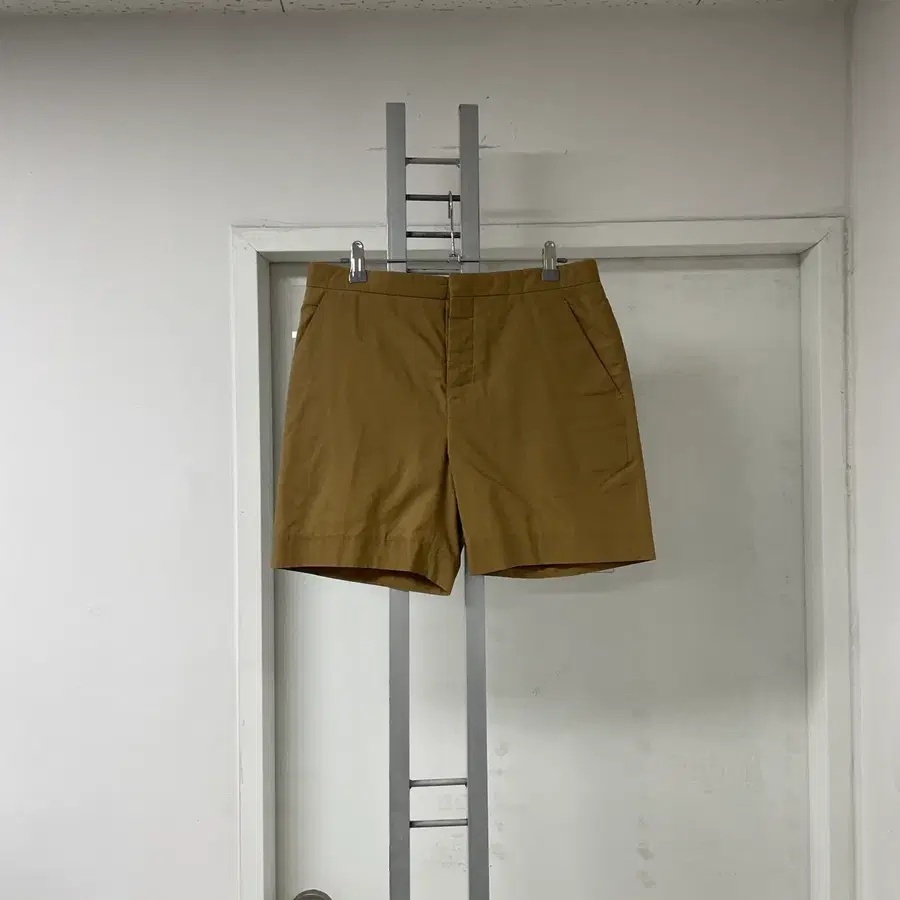 마르니 머스타드 반바지 38