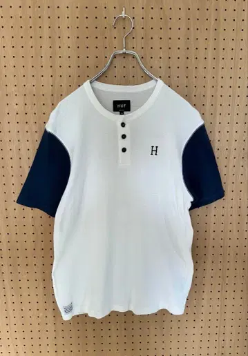 HUF 헨리넥 베이스볼 셔츠 하프 T셔츠 반팔 화이트