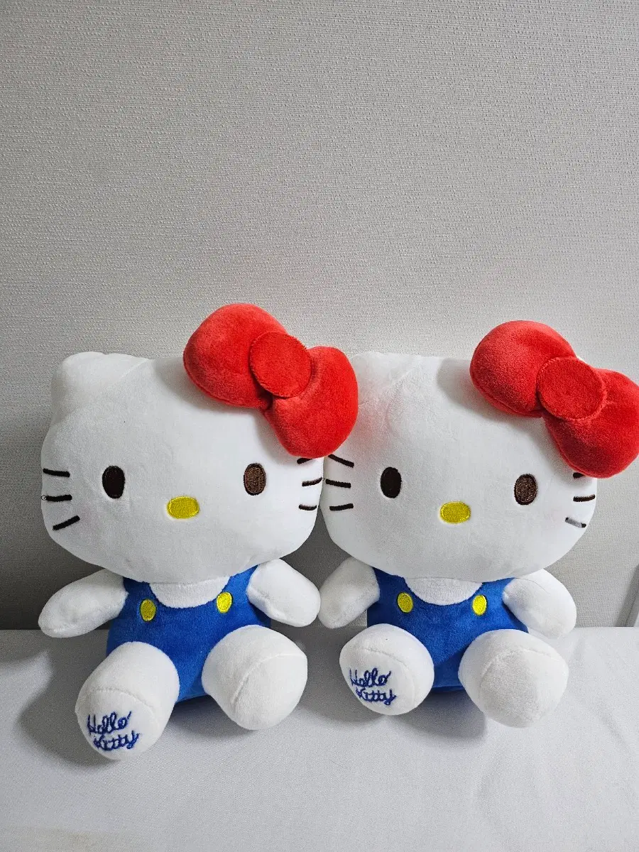 [새상품] 20cm 헬로키티 인형 (재고2개)