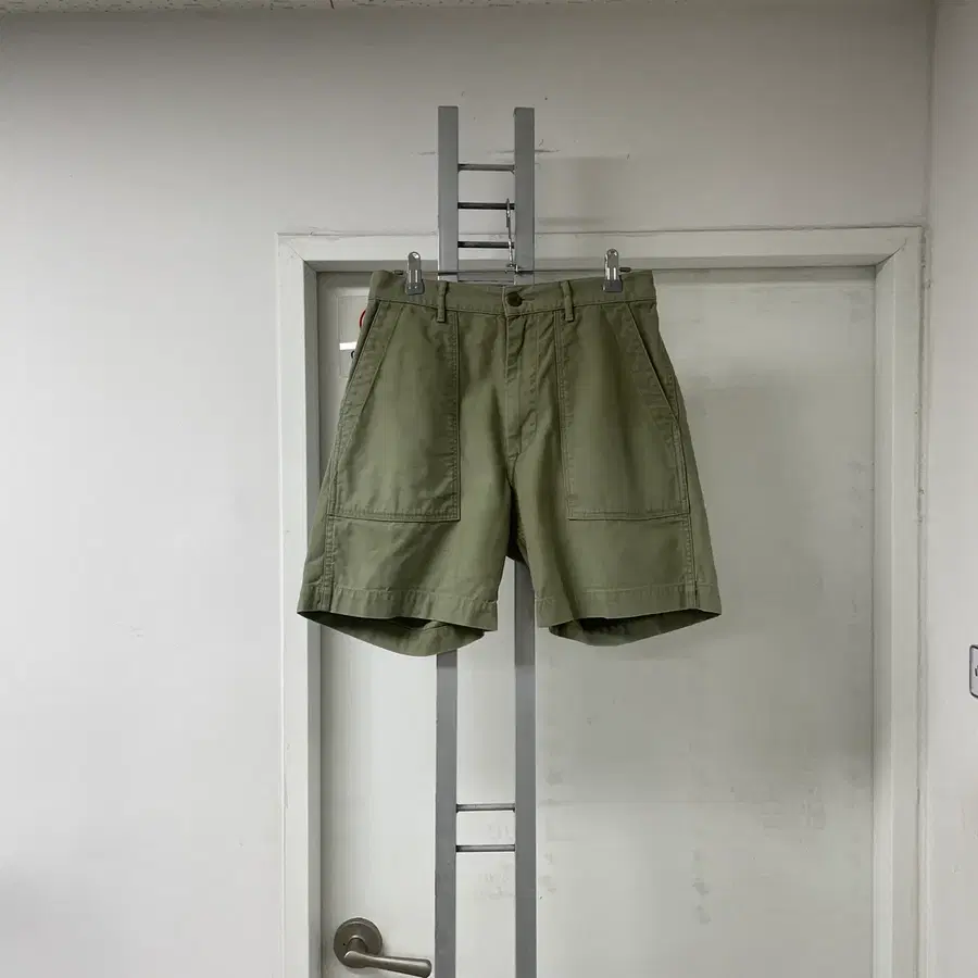 단톤 카키 반바지 38