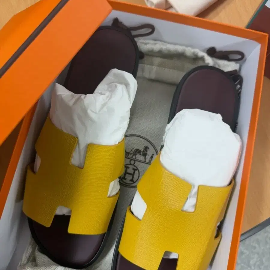 에르메스 오아시스 샌들 옐로우