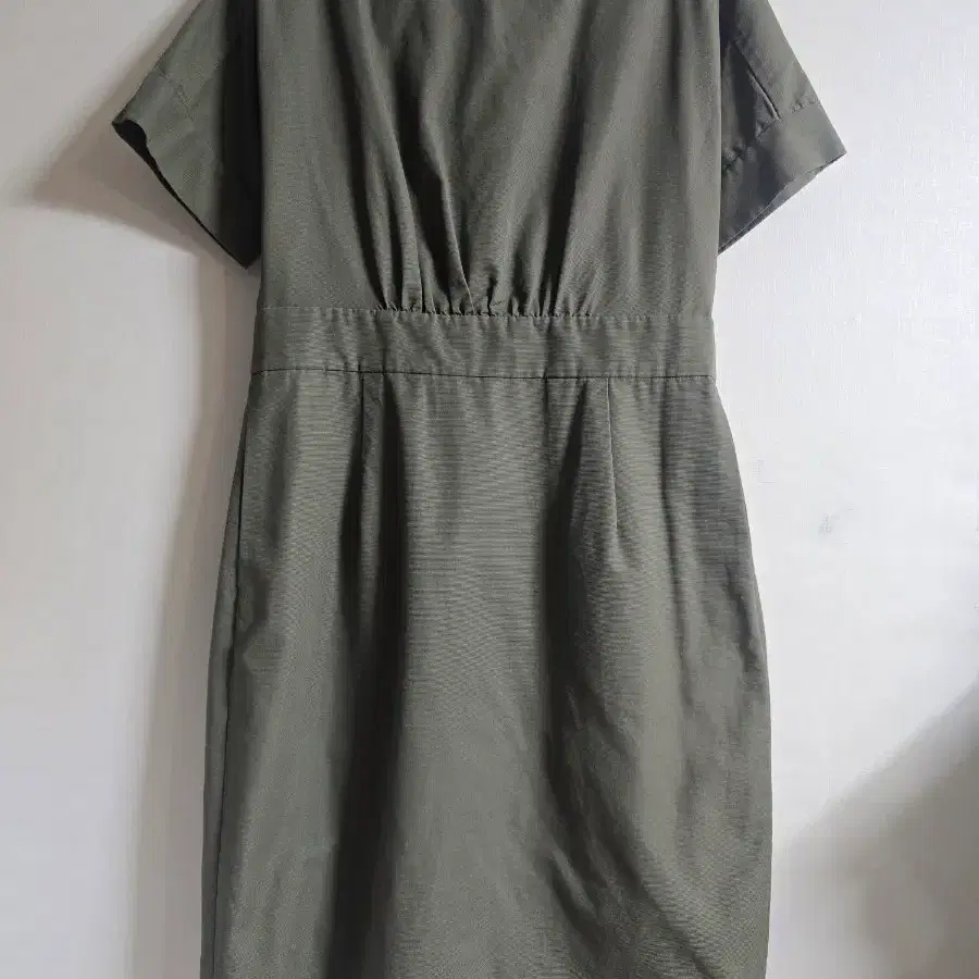 COS 카키색 원피스EUR 38 사이즈