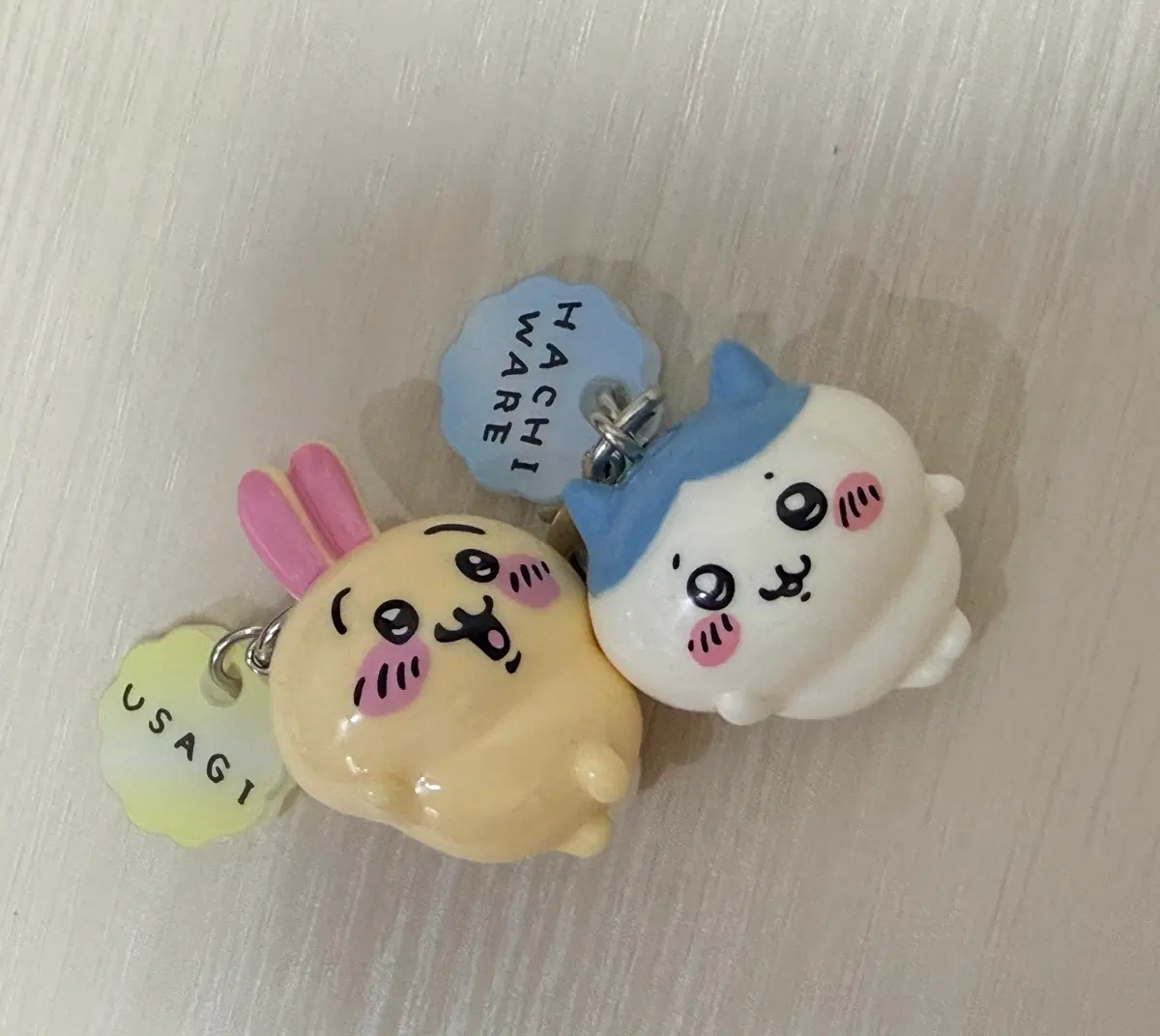 치이카와 우사기 하치와레 피규어 키링