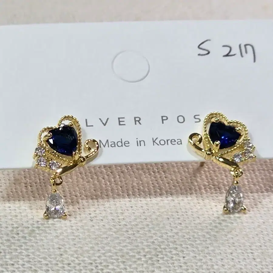 나비 하트 펜던트 귀걸이 925은침