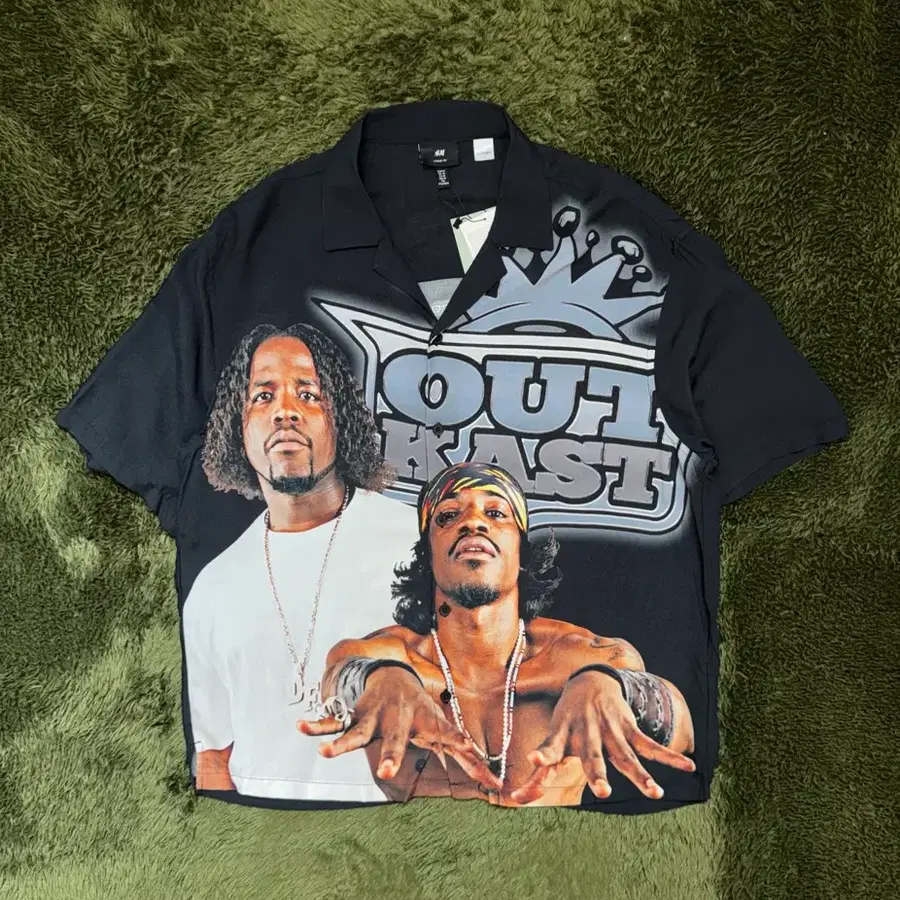 [M] OUTKAST X H&M 콜라보 풀프린트 하프 셔츠