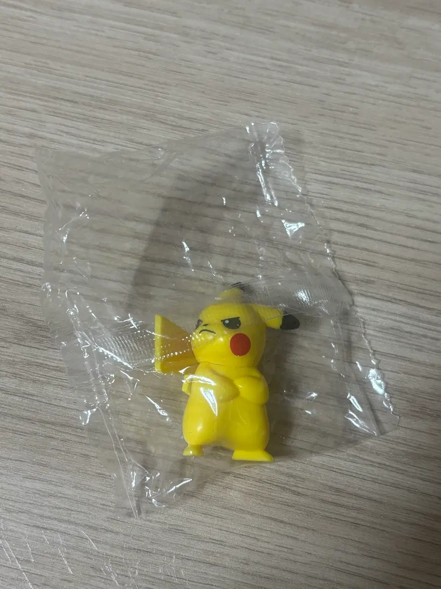 삐진 피카츄 가챠 (미개봉)