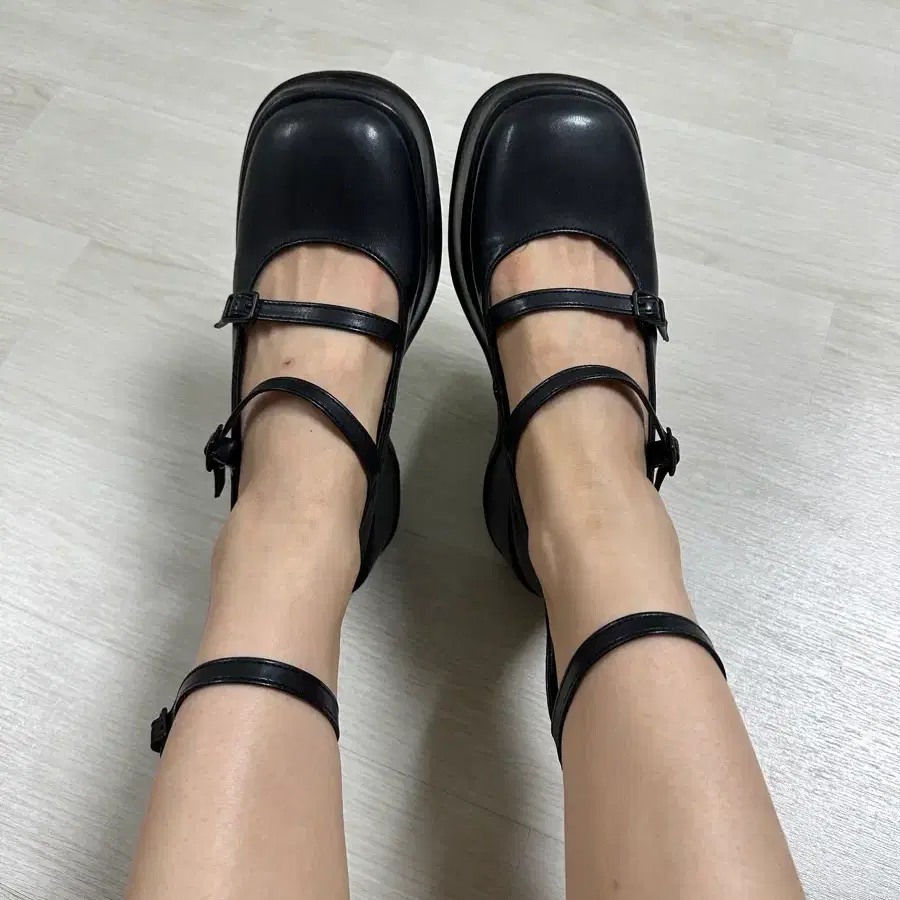 블랙 스트랩 메리제인 슈즈 250~255