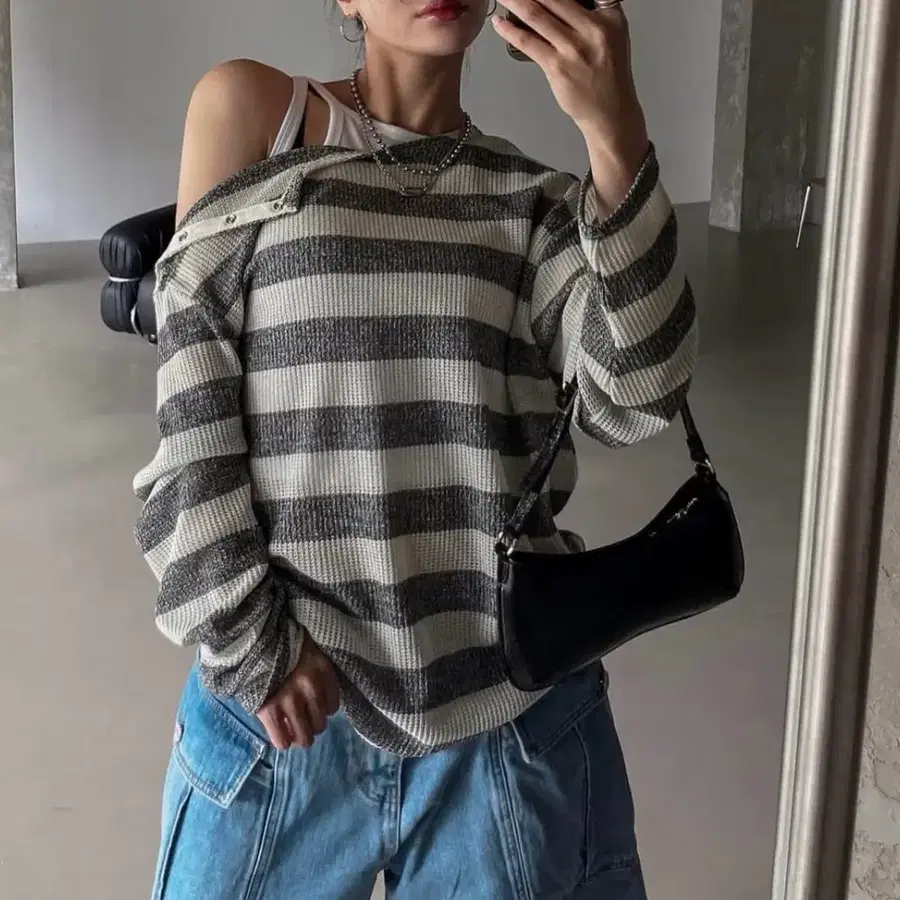 유랜 스트라이프 오프 티셔츠