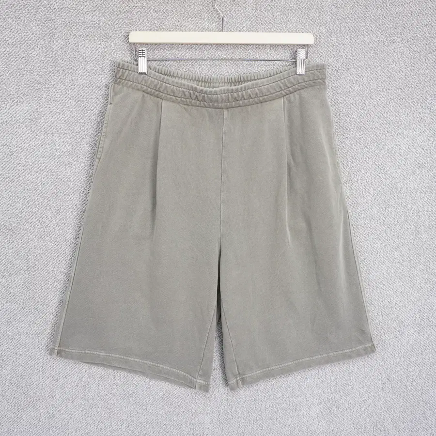 무신사 25SS 남성 피그먼트 턱 버뮤다 스웨트 팬츠 XL