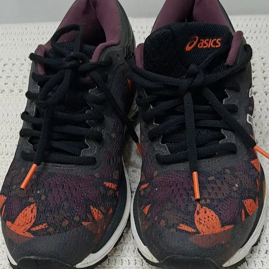 아식스 flytefoam  운동화  245
