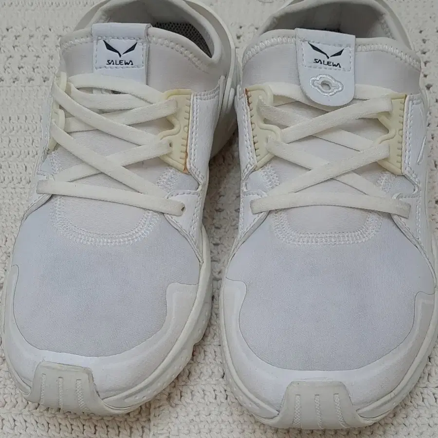 SALEWA 운동화 235