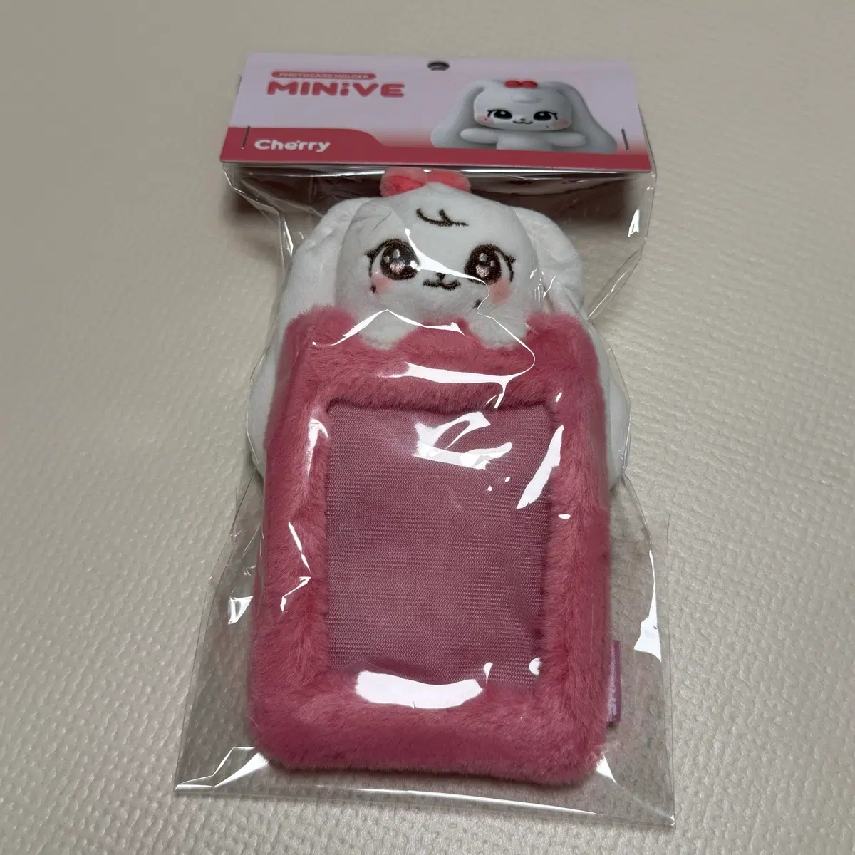 Below Cost) minive Ive pop up Cherry Hug Bag jang wonyoung