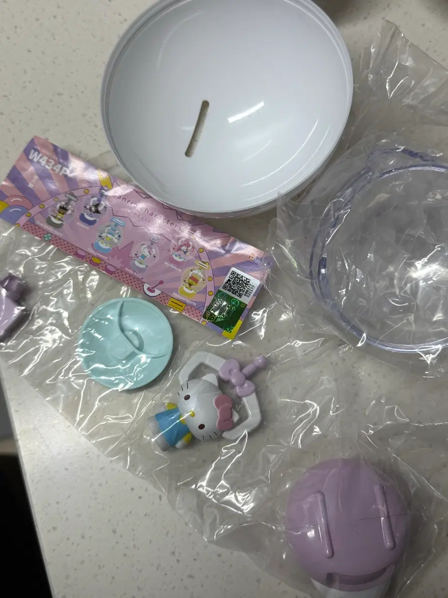 산리오 인형뽑기 헬로키티 피규어
