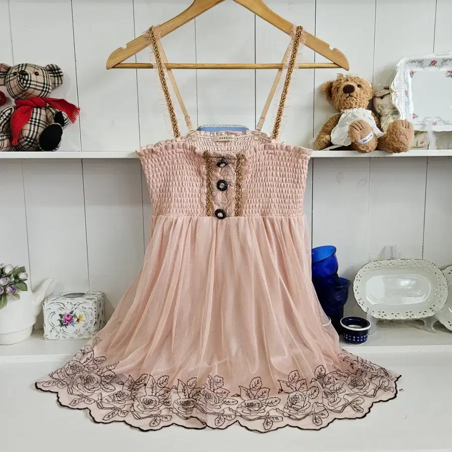 axes femme(엑시즈팜) 로즈 자수 튤 뷔스티에 튜닉