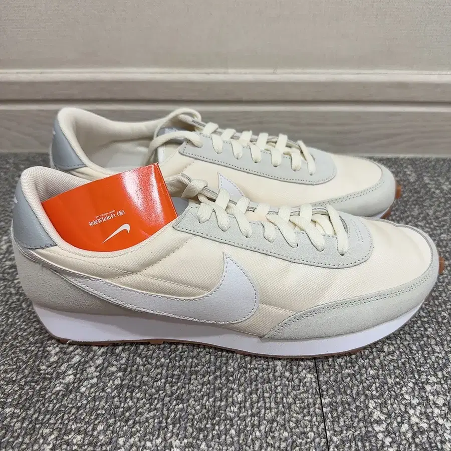 [M275/W280] 나이키 데이브레이크 아이보리