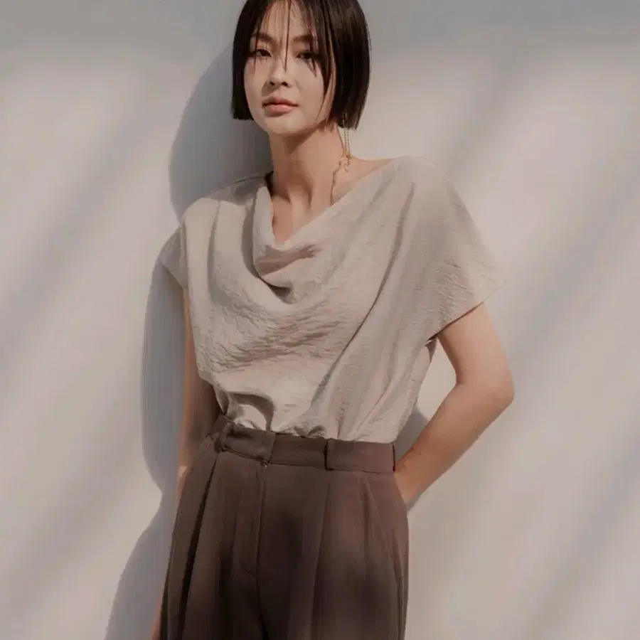 메무아 베이지 린넨블렌드 웨이브 블라우스 S