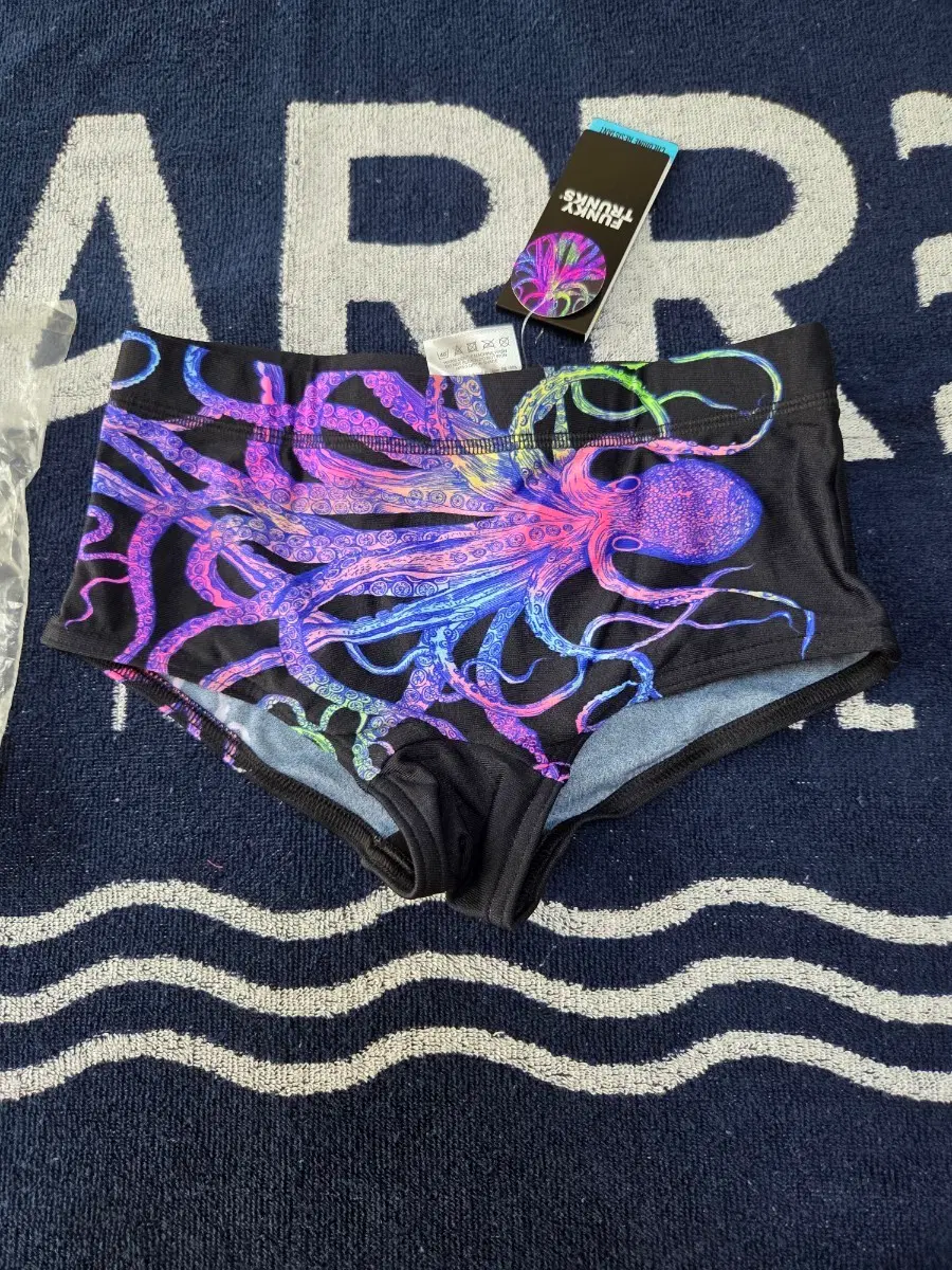구펑 펑키트렁크 옥토퍼시 Octopussy 보이8 숏사각