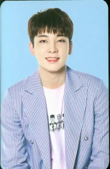 SEVENTEEN The SAEM WONWOO 트레이딩 카드 파랑 배경