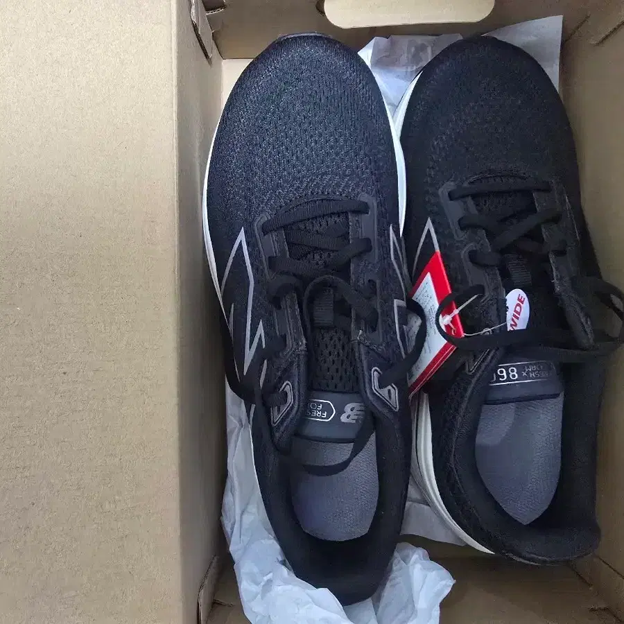 뉴발란스 860v14 러닝화 사이즈270 발볼 4E
