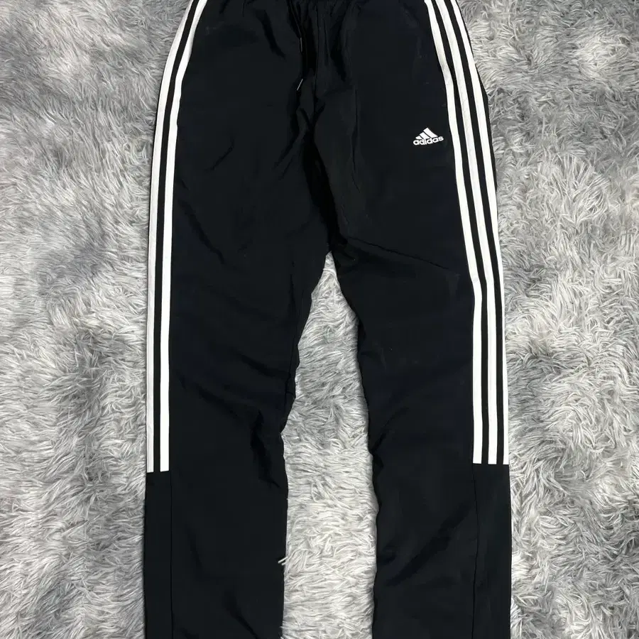 아디다스 에센셜 스트라이프 트레이닝 우븐 팬츠y 6548