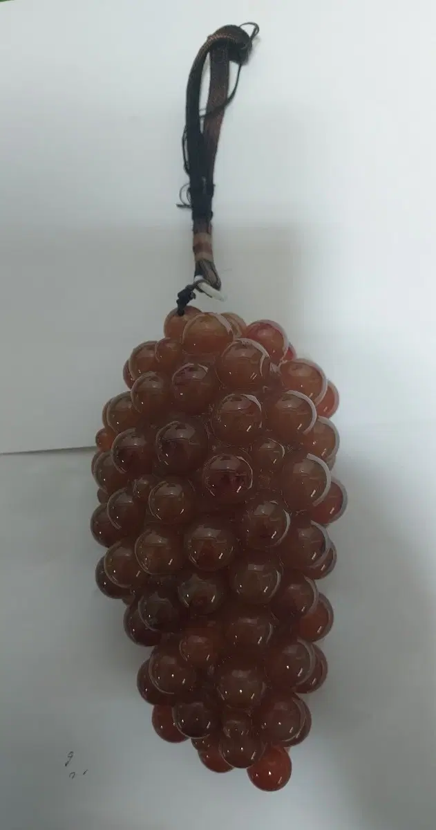 포도송이 닮은 원석 보석 작품 수석