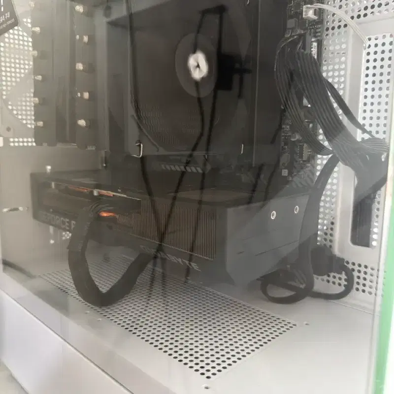 4070tisuper5700x3dpc팝니다