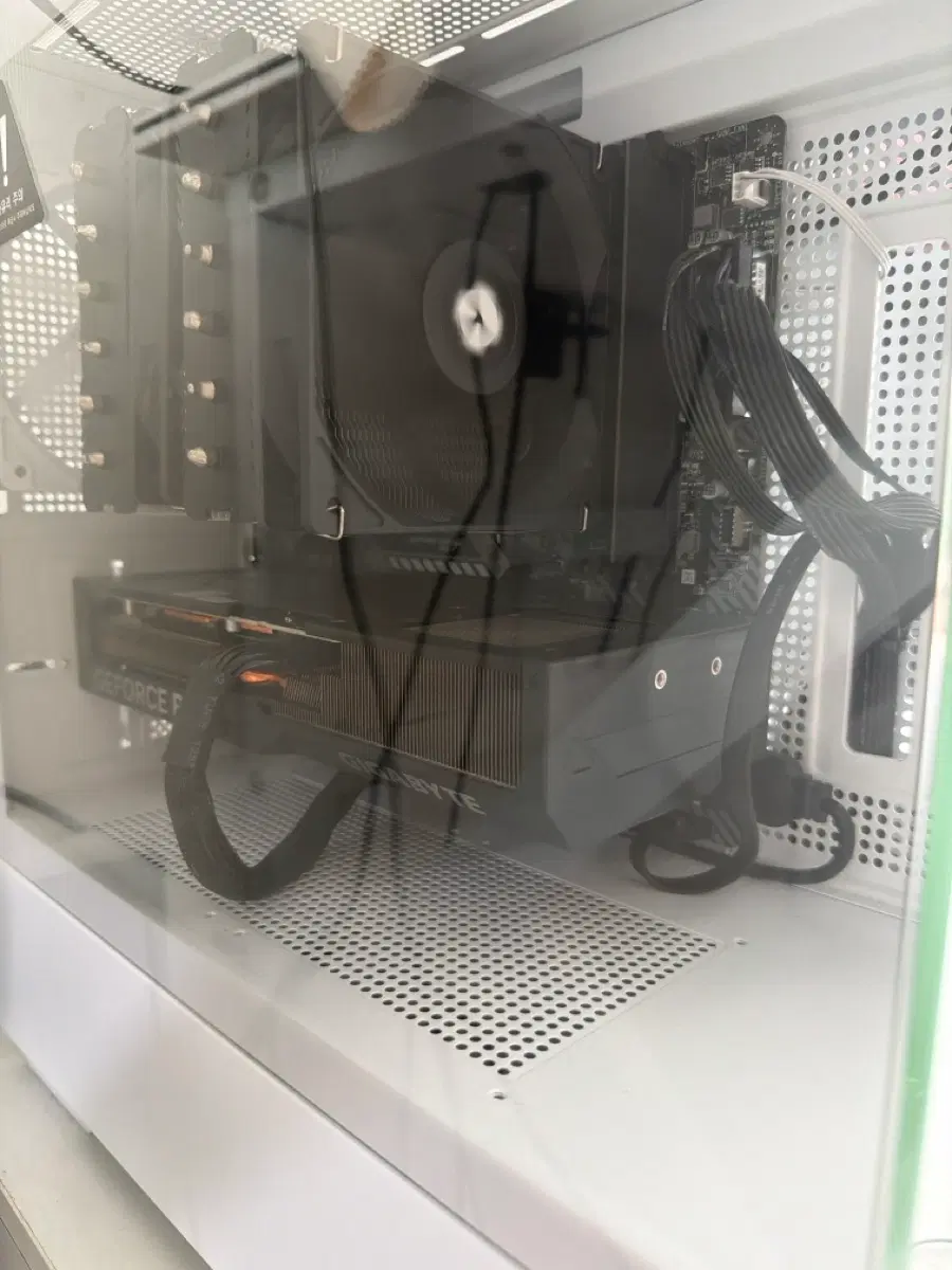 4070tisuper5700x3dpcํ๋๋ค
