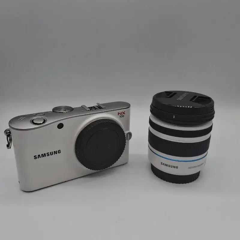 111.삼성 NX100 화이트 카메라 렌즈 세트