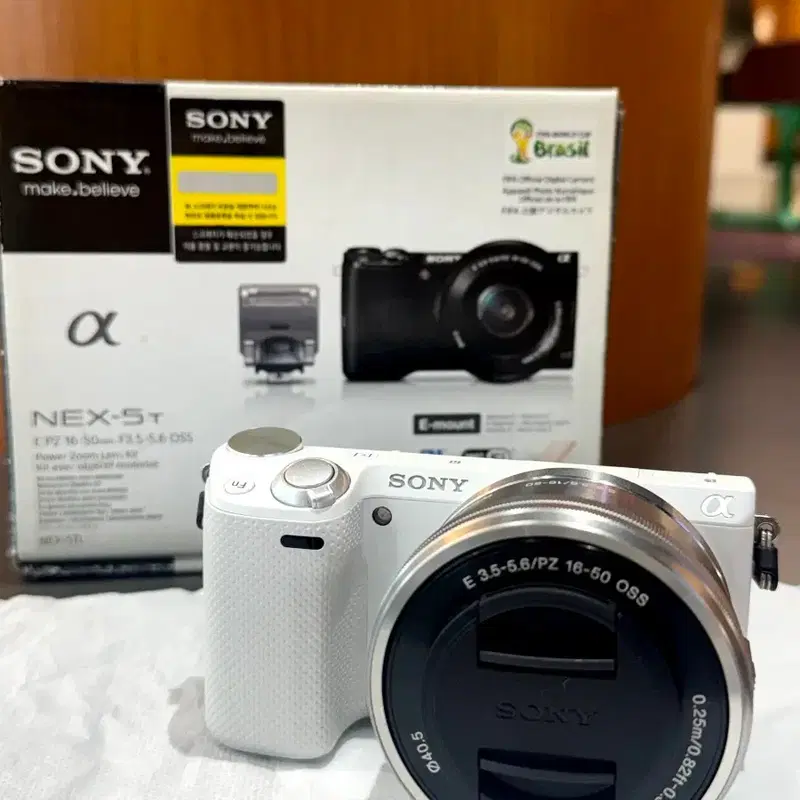 소니 알파 NEX-5T 화이트 매장 진열 상품