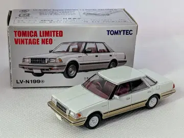 토미텍 TOMICA LIMITED VINTAGE NEO 도요타 크라운 하드탑 3.0 로얄 살룬 G (85년식) (펄 화이트/골드) LV-N199a