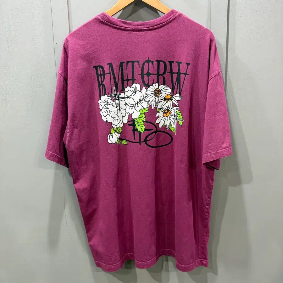 XL 로맨틱크라운 (ROMANTIC CROWN)볼륨 로고 플라워 반팔 티셔츠