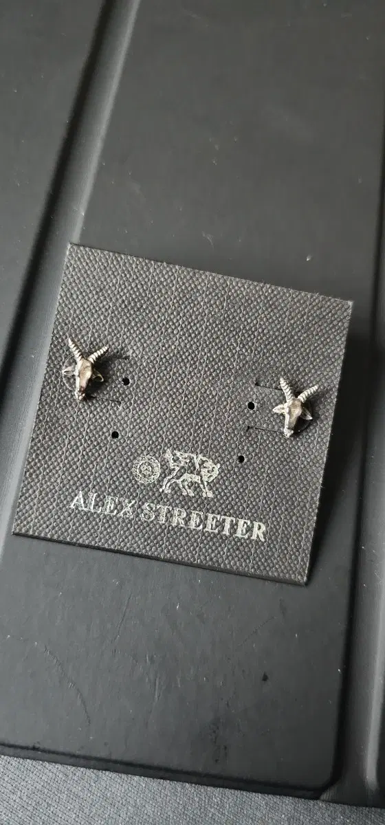 알렉스 스트리터 alexstreeter 고트헤드 스터드 이어링 귀걸이