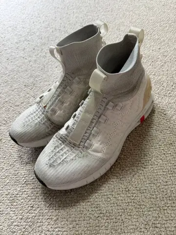 UNDER ARMOUR HOVR Phantom 28cm