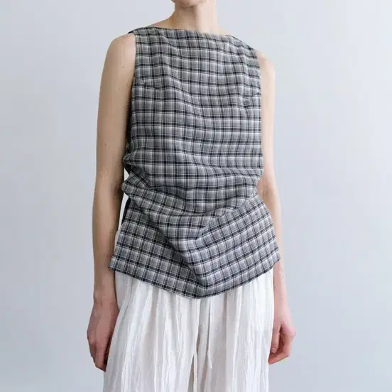 (구함) 문달 Arles Shirring Sleeveless in Navy