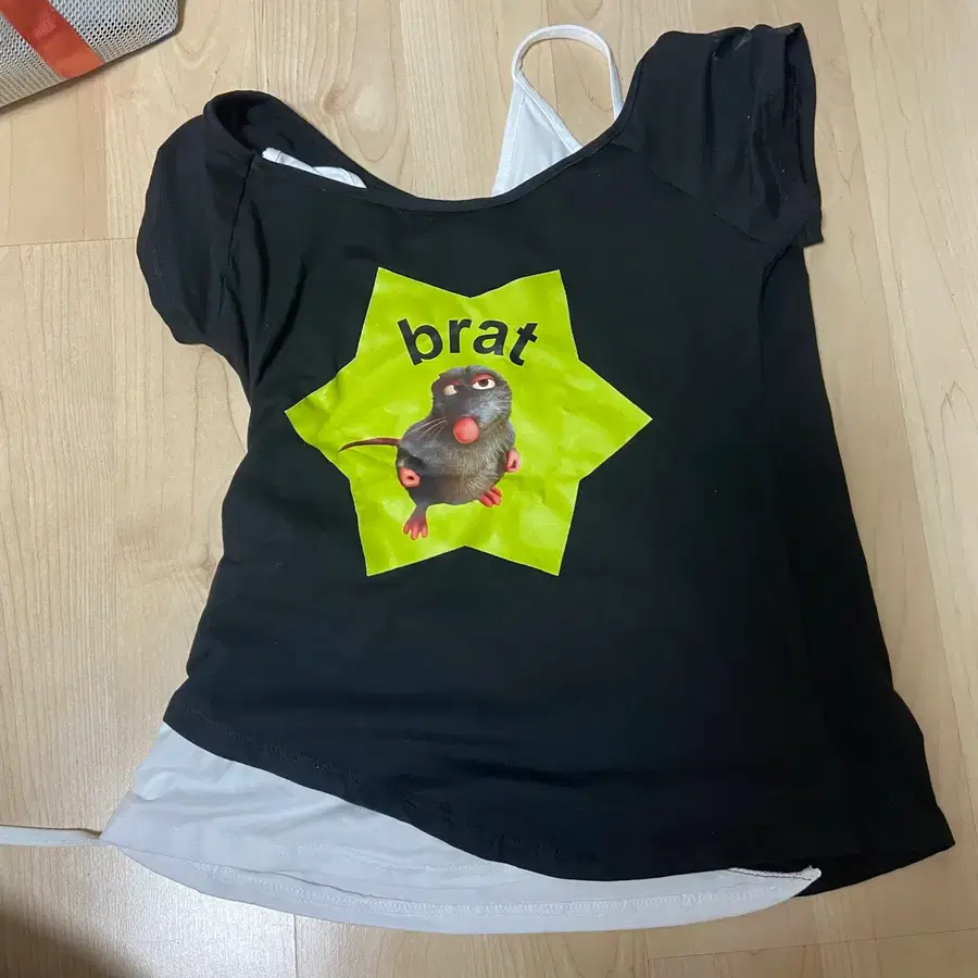 Brat 홀터넥 반팔티 라임코어룩 라임