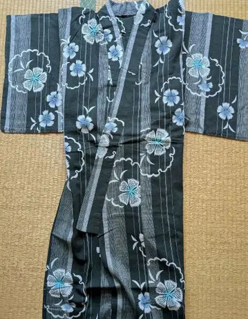 유카타 블랙 패랭이꽃 패턴 스트라이프