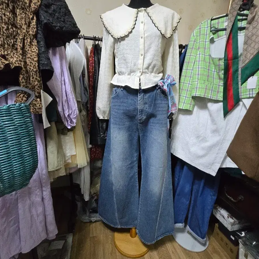 프릴 쁘띠 셔츠 아이보리