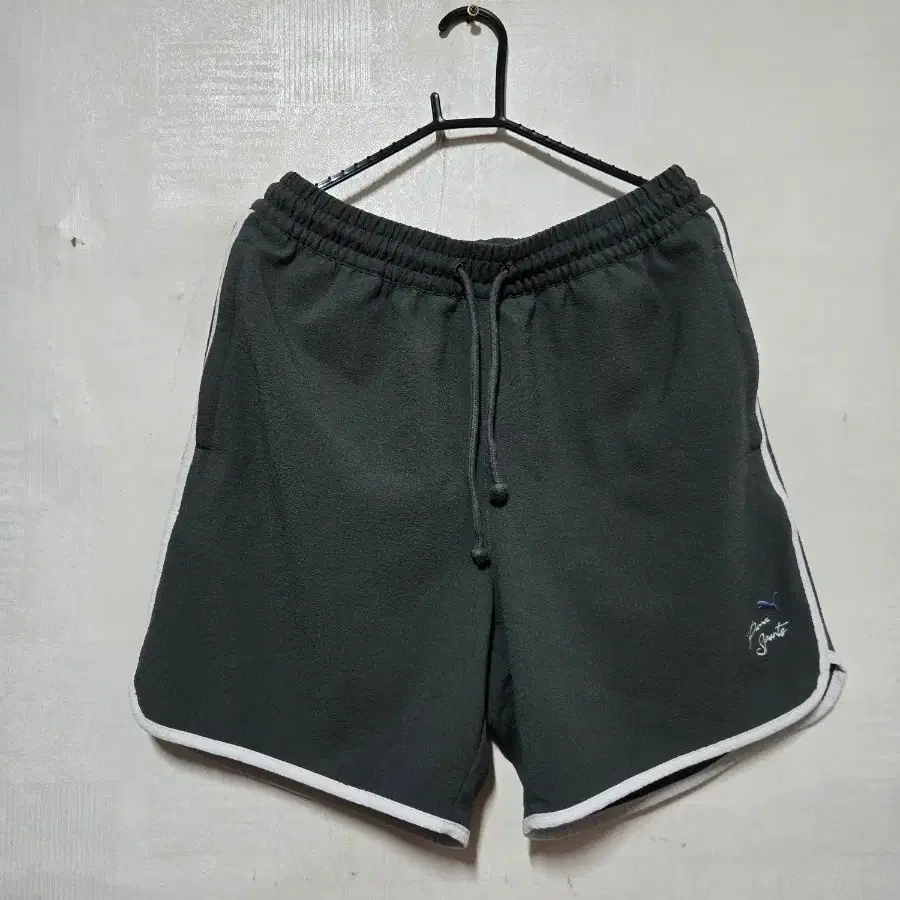 푸마 스포츠 반바지 M