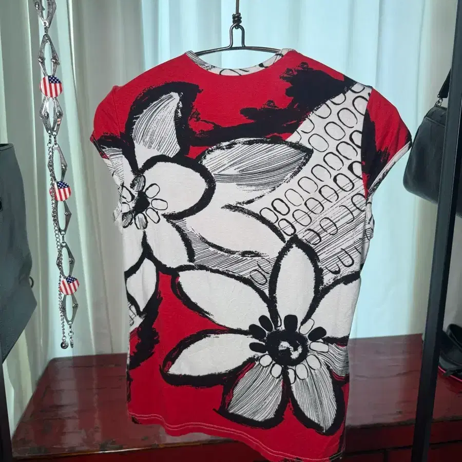 Graphic Flower short sleeveless